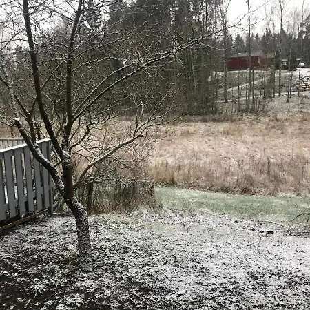 Tyylikaes Rivitaloasunto Lohjalla アパート Lohja