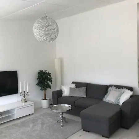 Tyylikaes Rivitaloasunto Lohjalla Apartamento