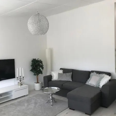 Tyylikaes Rivitaloasunto Lohjalla Apartment