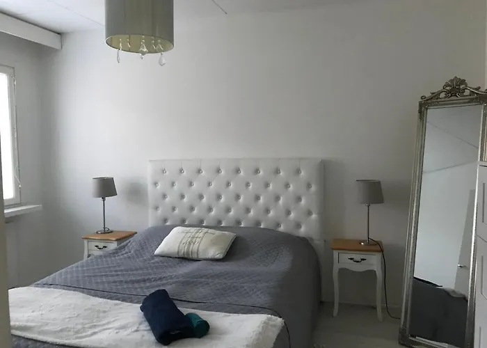 Tyylikaes Rivitaloasunto Lohjalla 公寓 *