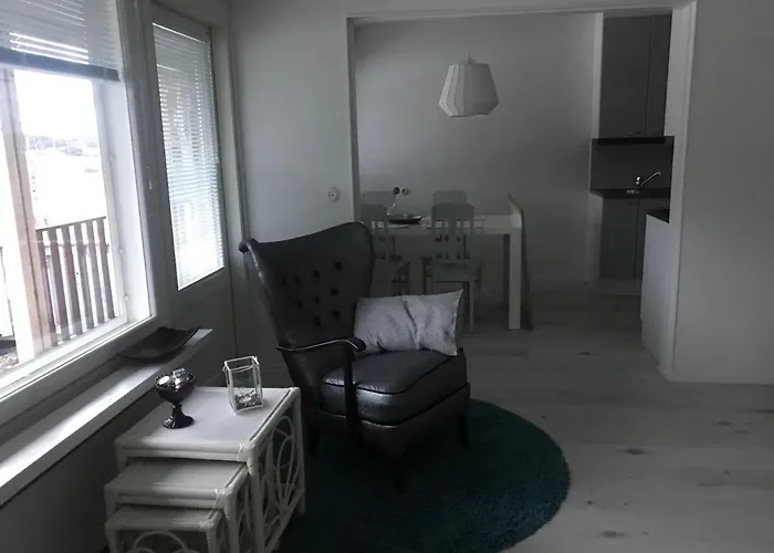 Tyylikaes Rivitaloasunto Lohjalla 公寓 *